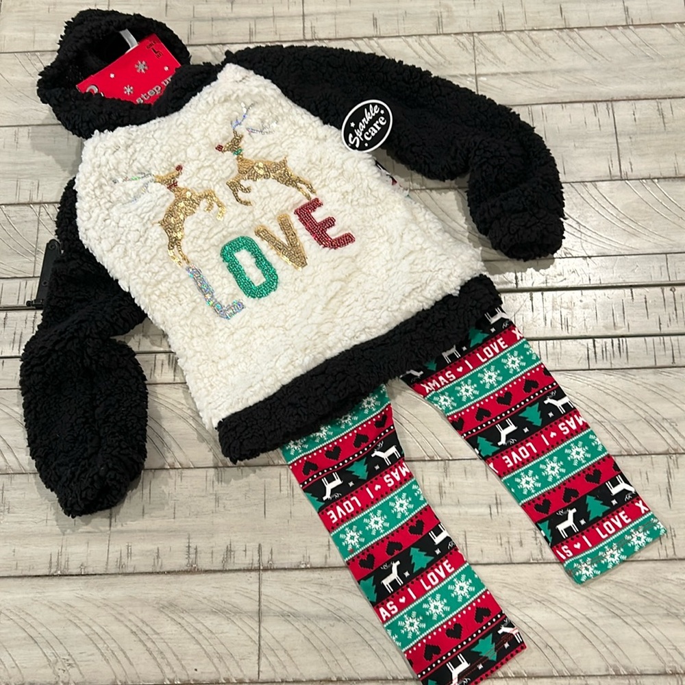 NWT Reindeer Holiday Outfit Sherpa top & Matching Leggings Christmas Theme